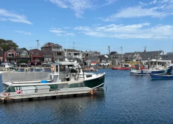 I skip the crowds of Martha’s Vineyard to visit a smaller seaside town near Boston. It’s less expensive and just as beautiful.
