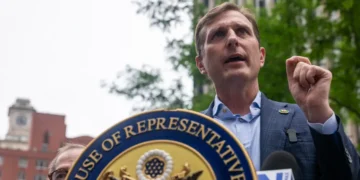 Justice Department opens civil rights probe after NYC coffee shop bans congressman over Israel support
