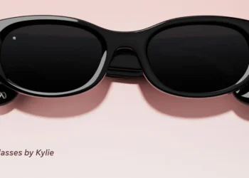 Mark Zuckerberg says Meta’s new AI glasses must balance fashion with function for people to wear them