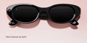 Mark Zuckerberg says Meta’s new AI glasses must balance fashion with function for people to wear them
