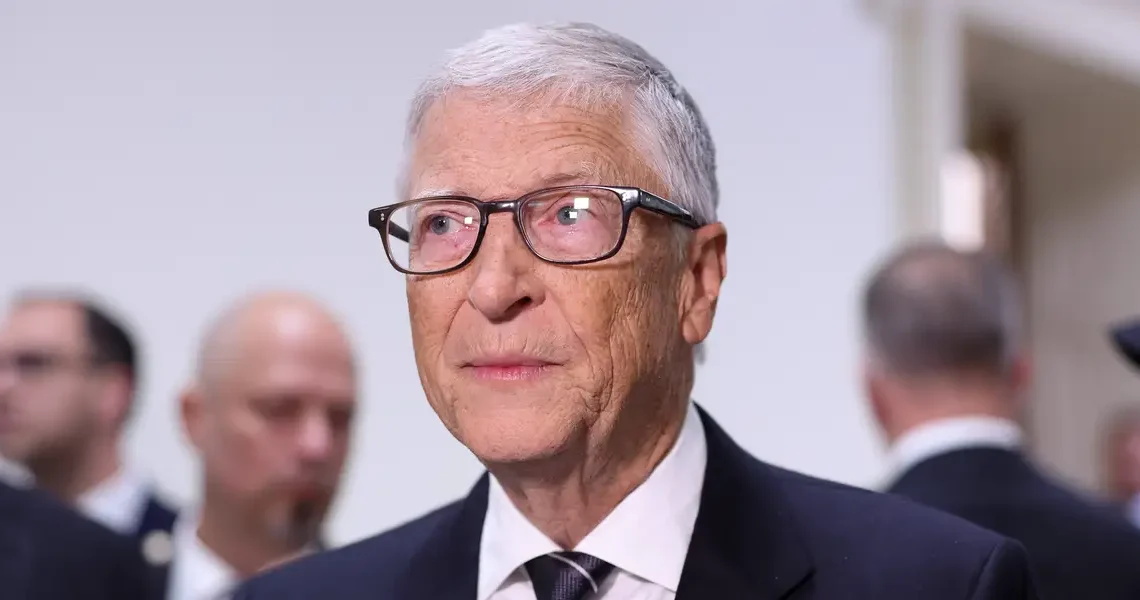 Jeffrey Epstein pitched his connections with billionaires to get close to Bill Gates