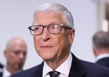 Jeffrey Epstein pitched his connections with billionaires to get close to Bill Gates