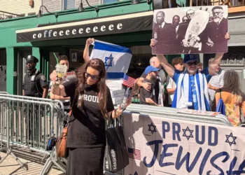 Protesters gather at Williamsburg location of coffee chain that banned Rep. Dan Goldman over his Israel stance