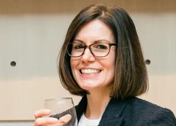 I’m the CEO of Avaline, Cameron Diaz’s wine brand. I’m not afraid of missing flights, get jet lag help from ChatGPT, and end every night with Sauvignon Blanc.