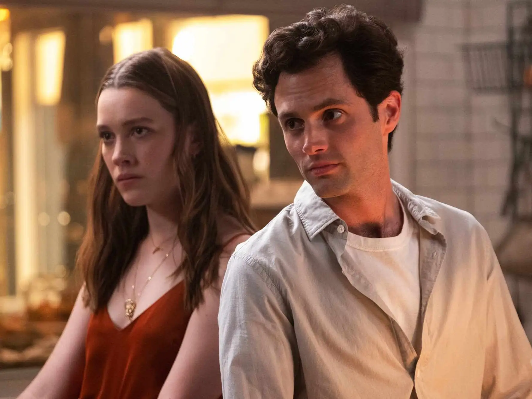 victoria pedretti and penn badgley in you