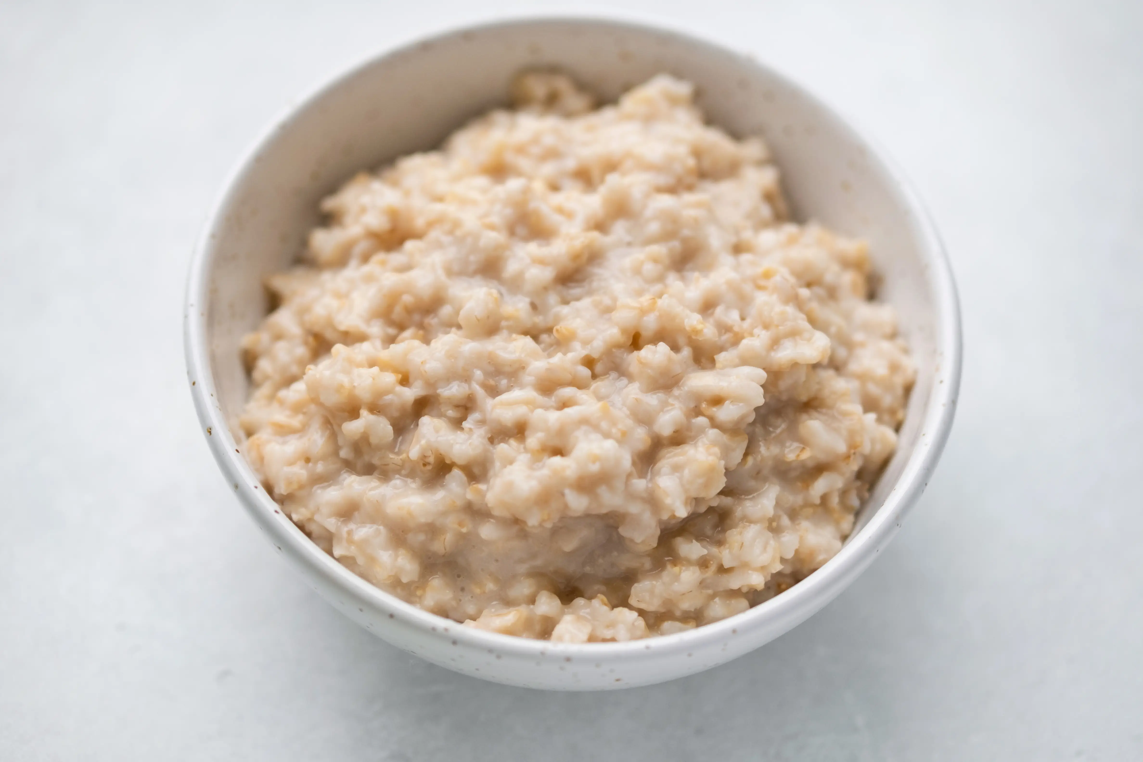 A bowl of oats.