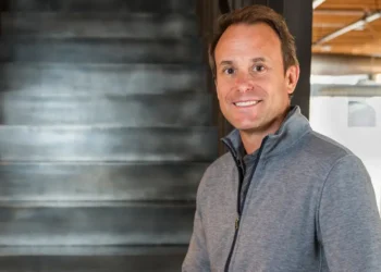 ‘Godfather of SaaS’ says he’s only interested in investing in companies that are in the office 6 days a week