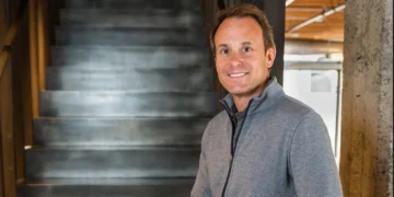 ‘Godfather of SaaS’ says he’s only interested in investing in companies that are in the office 6 days a week