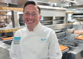 I’ve worked in restaurants for 35 years. There’s 1 food I avoid ordering on Mondays.