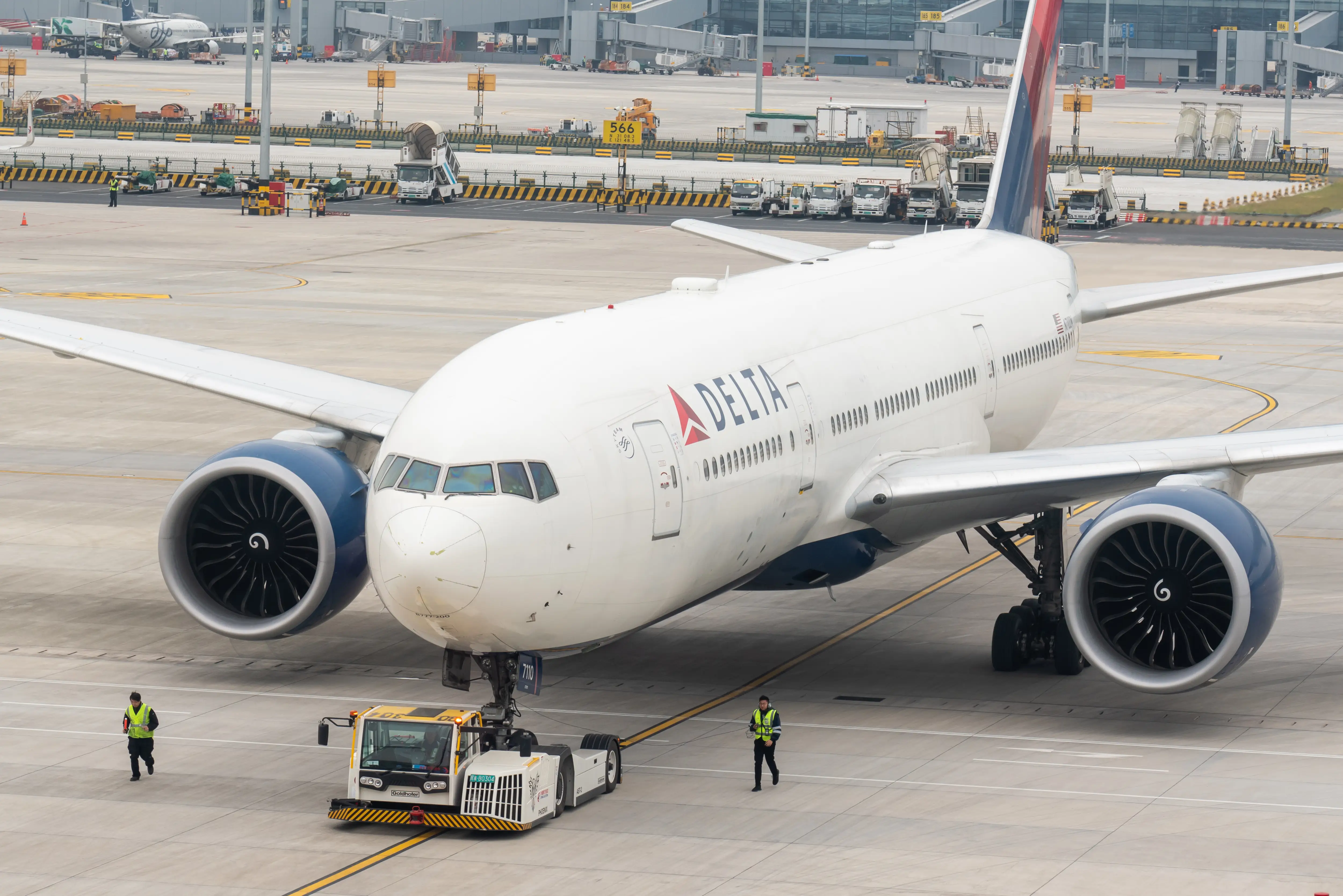 A delta 777-200er.