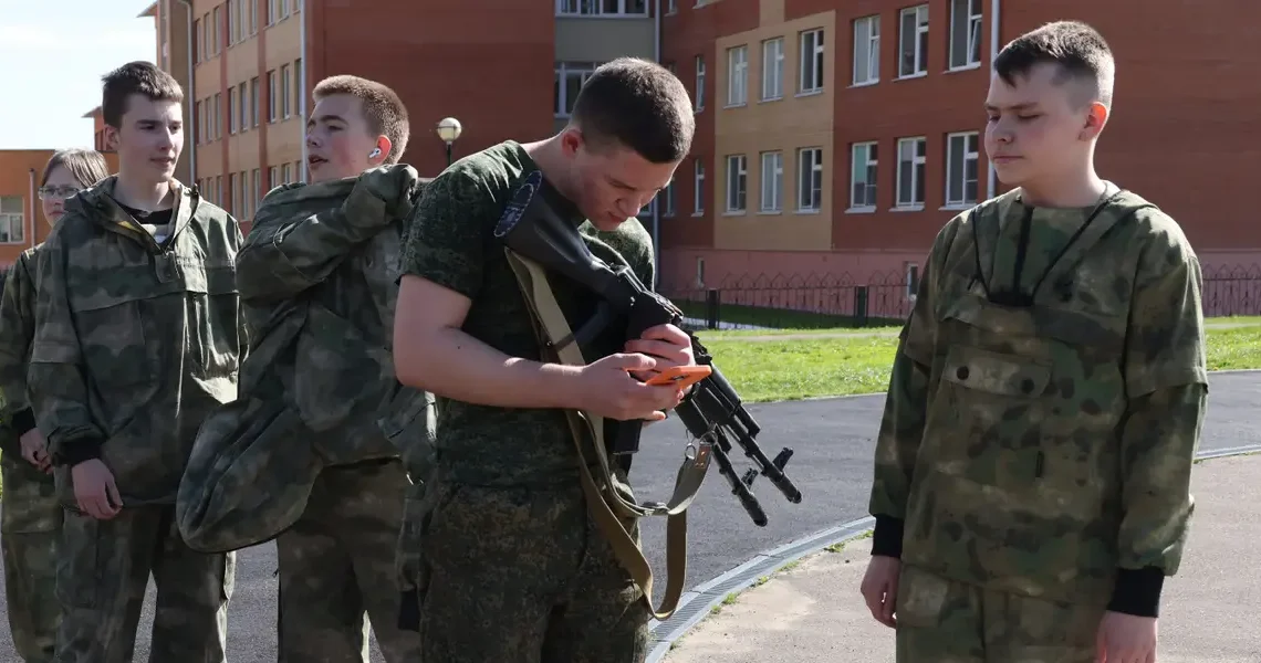 Russian high schools now require 17 hours of basic military training classes for 6th to 11th grade