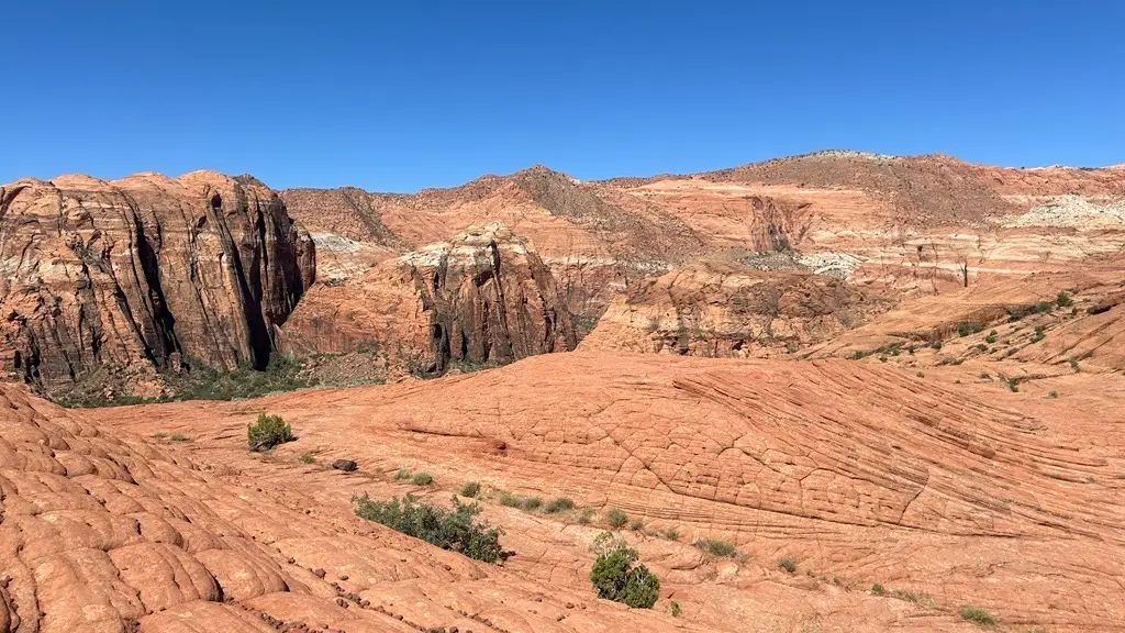 View of desert-like landscape in Utah