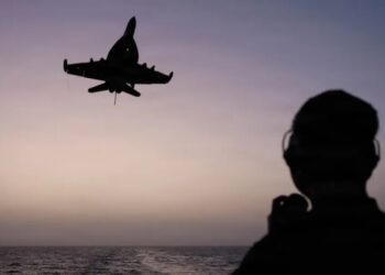Iran proved it can close the Strait of Hormuz, but the U.S. is advertising very loudly that the world’s top superpower can at least punch open a hole