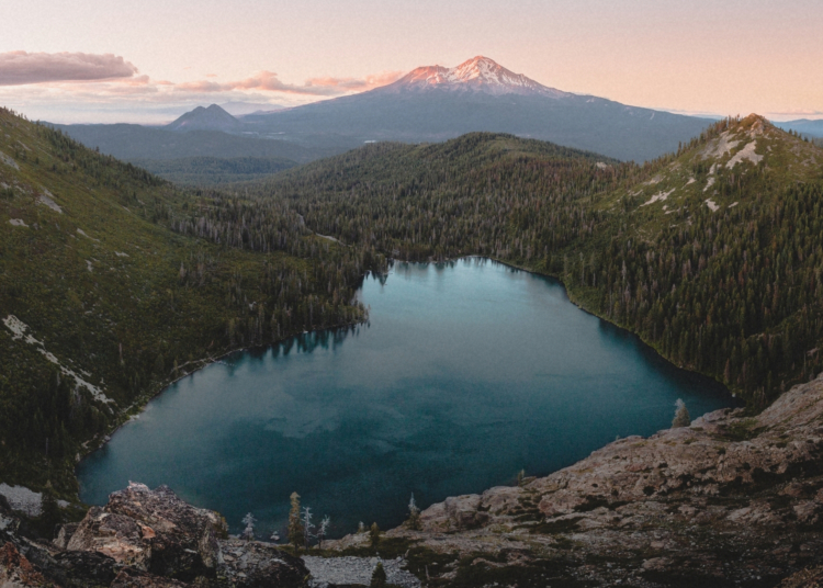 A Woman Found 200 Speakers Screaming on Mount Shasta, and Nobody Knows Why