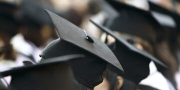 Financial aid shift to hit low-wage fields like religion, cosmetology and arts