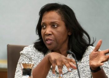 Supreme Court, for now, blocks Trump from firing Fed board member Lisa Cook