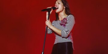 The Death of Concert Etiquette: Why Fans Are Literally Sh*tting Themselves for the Algorithm