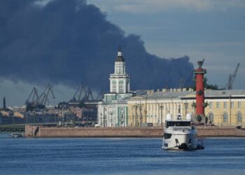 Ukraine hits oil refinery as Russia opens St. Petersburg economic forum