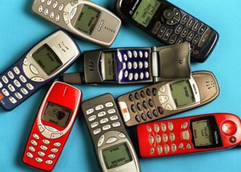The FCC Wants to Kill Burner Phones