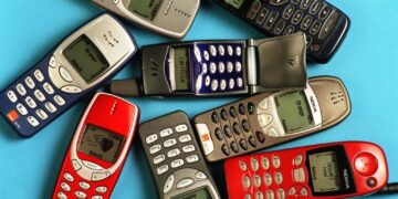 The FCC Wants to Kill Burner Phones