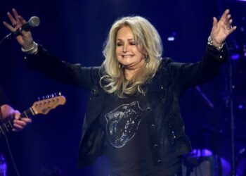 ‘Total Eclipse of the Heart’ singer Bonnie Tyler, 75, wakes up from coma after suffering cardiac arrest a month ago