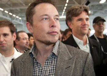 Tesla cofounder JB Straubel’s first pitch to Elon Musk failed. Then he turned his ‘hobby’ into a $1.3 trillion success
