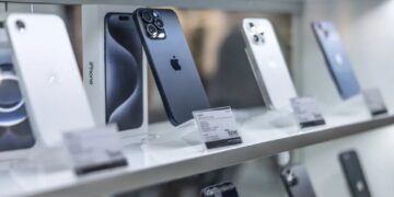 Buying a Used iPhone Makes More Sense Than Ever