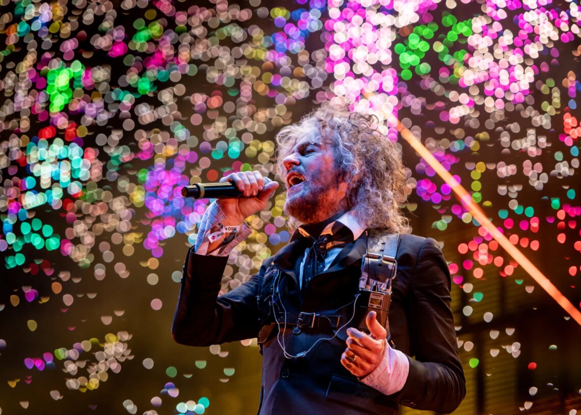 Iconic Indie Rock Singer Hospitalized With Pneumonia, Band Forced to Cancel Concert