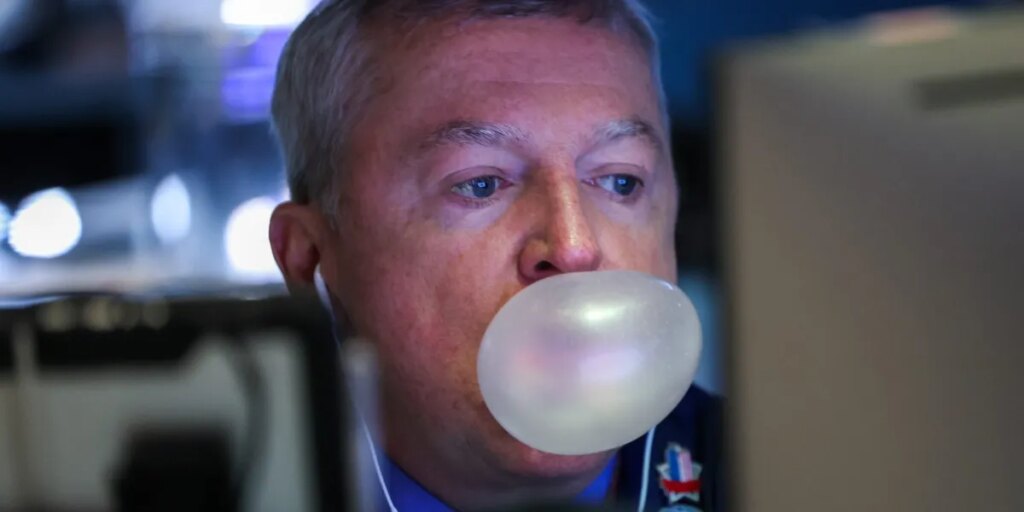 ‘Yet another way in which 2026 is looking like 1999’: Top analyst fears bubble popping with investors and Wall Street out over their skis