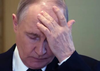 The end of Putin’s regime will spring from war spending chaos, former central bank advisor says, amid military mutiny threat and fuel-shortage brawls