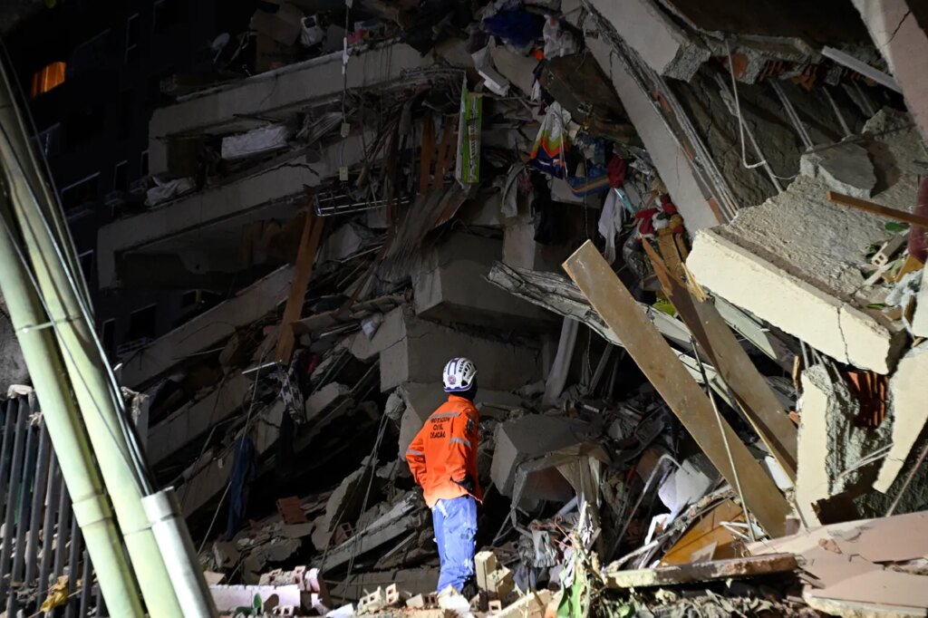 Thousands Feared Dead After Venezuela Struck by Strongest Earthquake in Over 125 Years