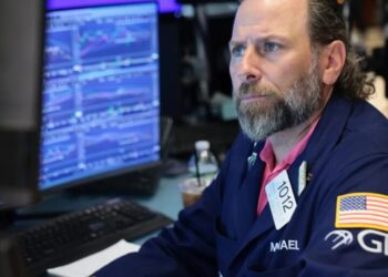 Global stocks stage a rally as American markets take the day off