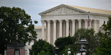 Supreme Court Blocks Alabama From Executing Inmate Using Nitrogen Gas