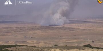 Brush fire scorches 2,000 acres across LA and Kern counties, triggering evacuation warnings