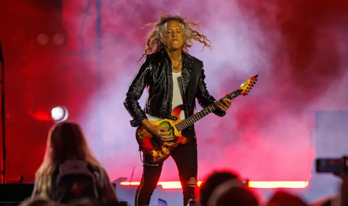 Kirk Hammett Takes a Rough Fall While Performing With Metallica in Ireland