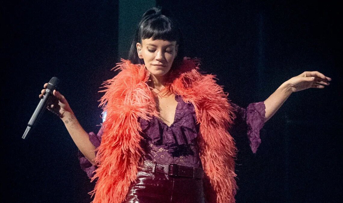 Two Years Ago, This Pop Star’s Feet Pics Brought in More Money Than Her Spotify Streams, but Heartbreak Made Her Quit