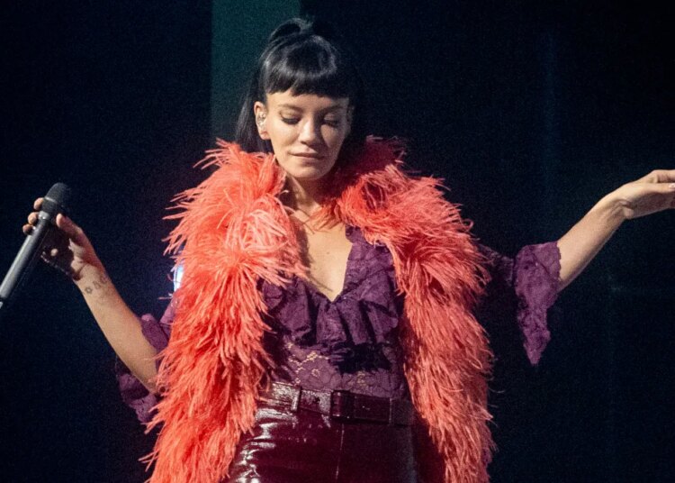 Two Years Ago, This Pop Star’s Feet Pics Brought in More Money Than Her Spotify Streams, but Heartbreak Made Her Quit