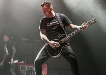 Beloved Pop-Punk Musician Has ‘Emotional’ Moment on Stage in a Wheelchair With His Band, and It Warms My Millennial Heart