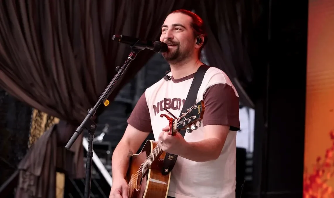 Noah Kahan Begs His Fans Not To Do This Insanely Gross Thing at His Concerts: ‘Please Dear God Just Go to the Bathroom’