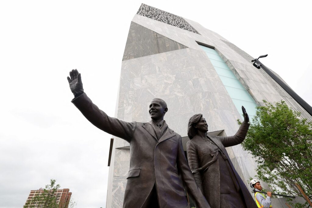 Star-studded crowd gathers to celebrate Obama’s new center in Chicago
