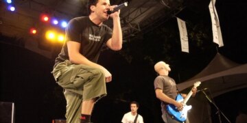 3 Pop-Punk Albums to Jump-Scare Millennials Who Finally Managed to Forget