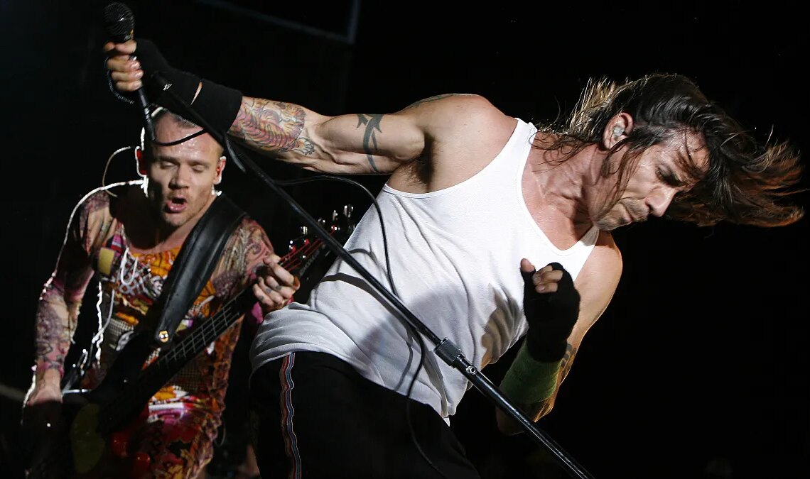 4 Underrated Tracks From Red Hot Chili Peppers’ ‘Stadium Arcadium’, Which Was No. 1 on This Day in 2006