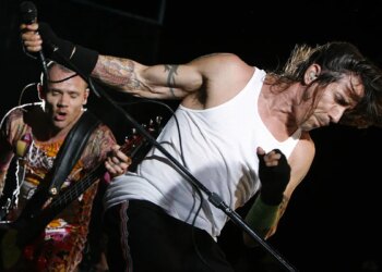 4 Underrated Tracks From Red Hot Chili Peppers’ ‘Stadium Arcadium’, Which Was No. 1 on This Day in 2006