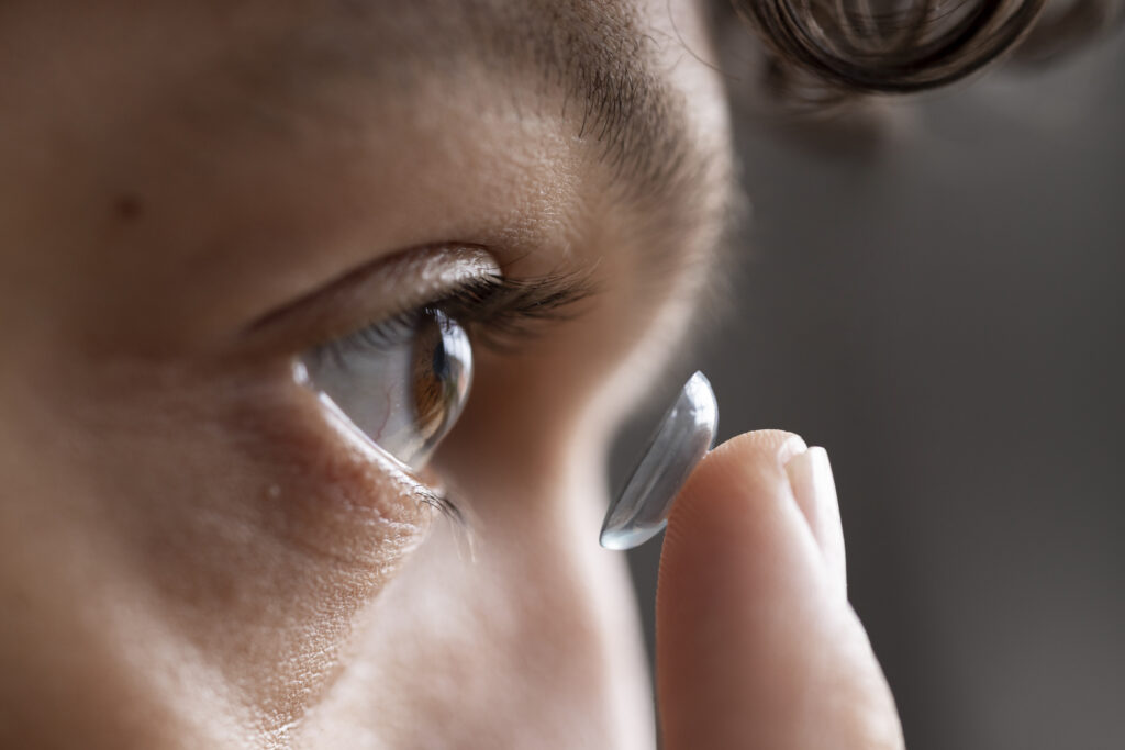 3 contact lens mistakes that eye doctors wish you would stop making