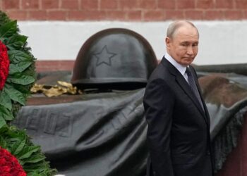 As war stalls, Putin concedes he never cut a deal with Trump in Alaska