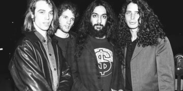 Legendary Grunge Guitarist Name Drops Some of the Heaviest Metal Bands Who Inspired Him, and You Can Definitely Hear It in His Songs
