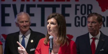 Trump mulls co-endorsement in South Carolina as governor’s race proves tight