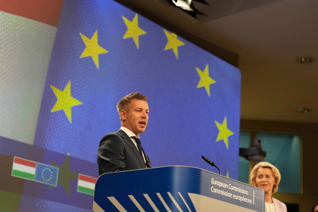 Hungary lifts block on Ukraine’s E.U. bid but opposes fast track sought by Kyiv