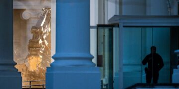 Budget office redirects $352M in Secret Service funds to White House security