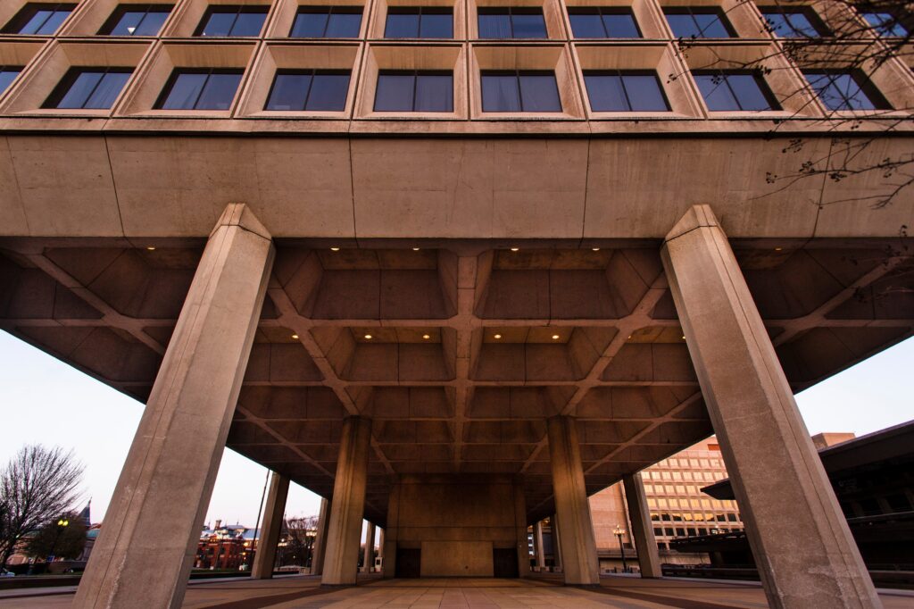 The federal government’s big fat real estate problem